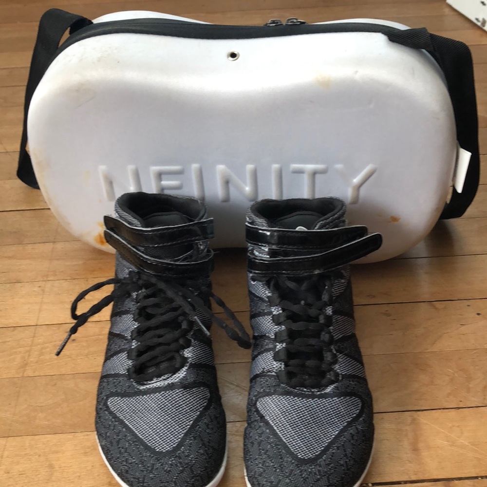 Nfinity titan sz 7.5 black & gray cheering shoes